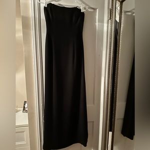 Simple Elegant Black Gown. Size 6. Excellent condition.
